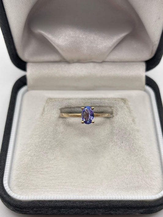 9ct gold tanzanite ring