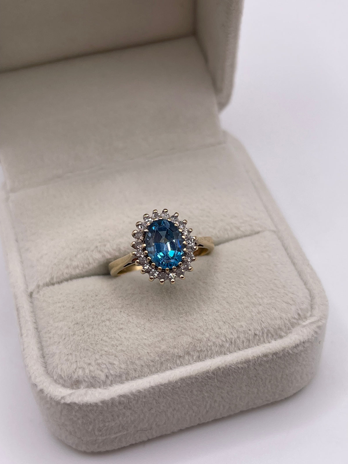 9ct gold topaz and diamond ring