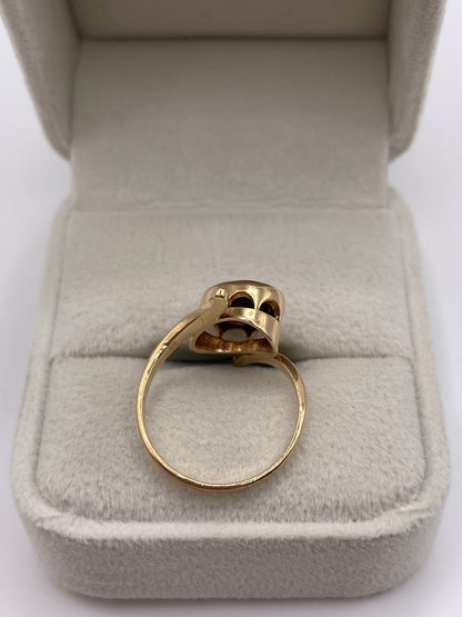 9ct gold garnet ring