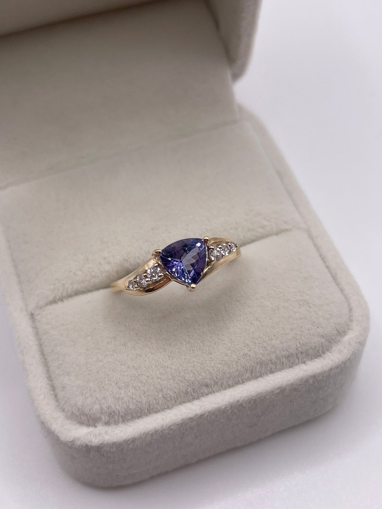 9ct gold tanzanite and zircon ring