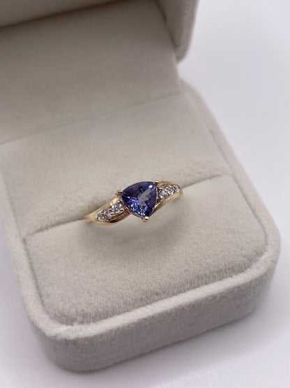 9ct gold tanzanite and zircon ring