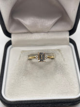 Load image into Gallery viewer, 9ct gold zircon ring
