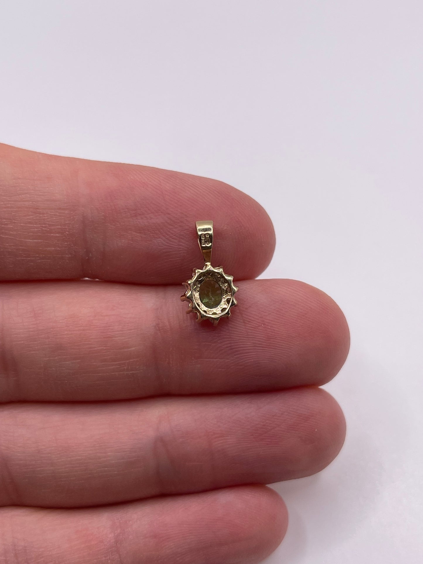 9ct gold tsavorite garnet and diamond pendant
