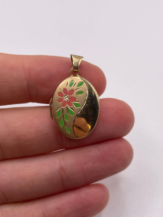 9ct gold locket pendant
