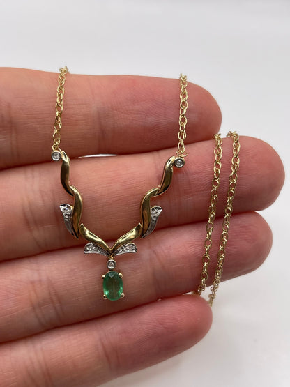 9ct gold emerald and diamond necklace