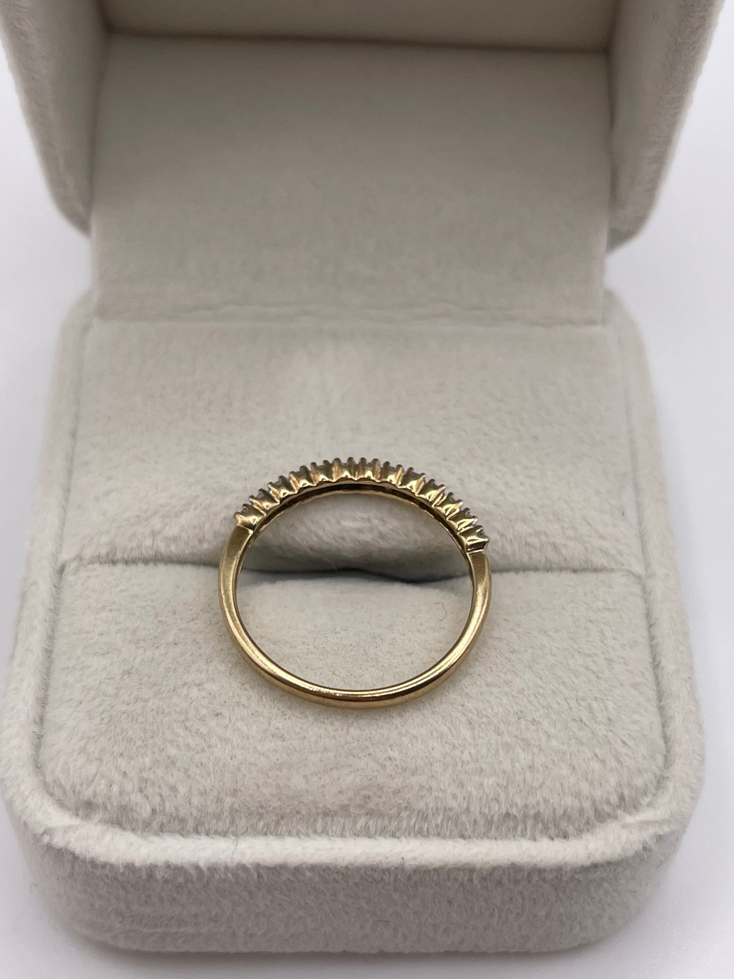 9ct gold diamond ring