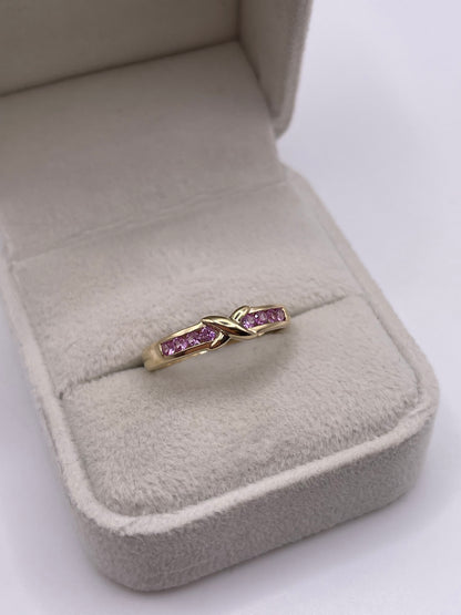 9ct gold pink sapphire ring