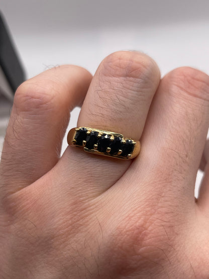 9ct gold sapphire ring