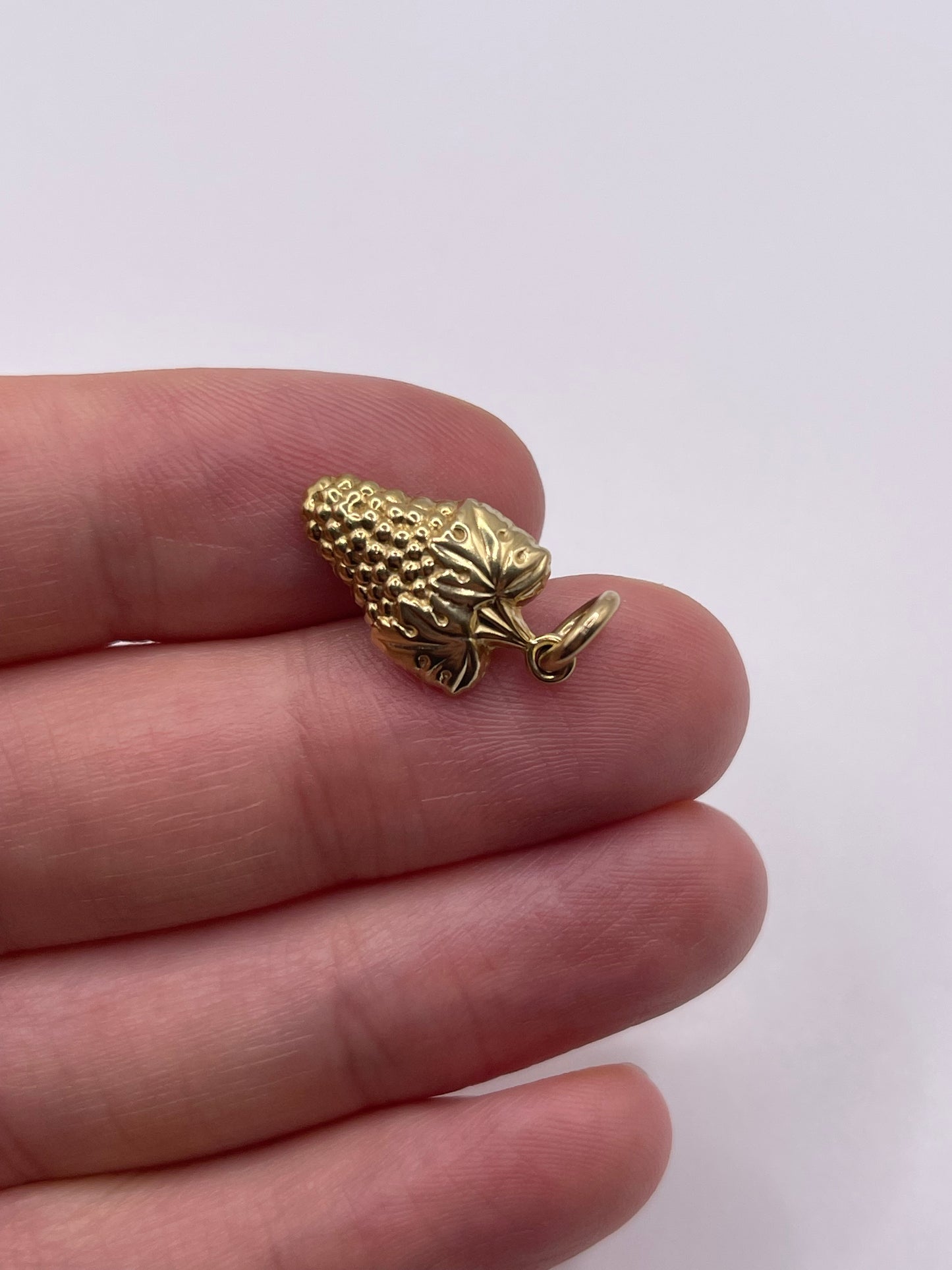 9ct gold grape charm