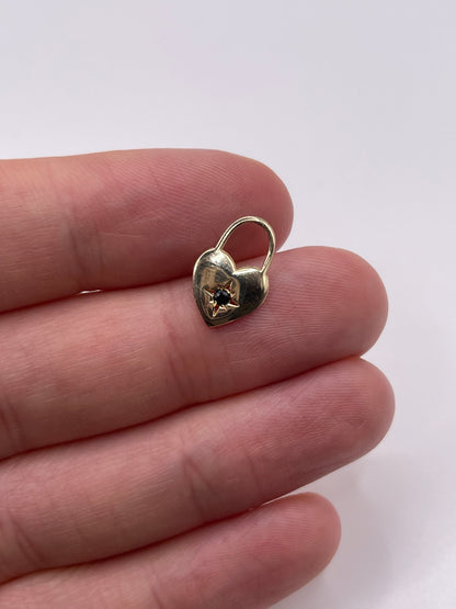 9ct gold sapphire heart pendant