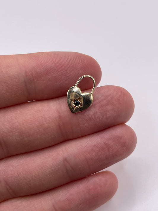 9ct gold sapphire heart pendant