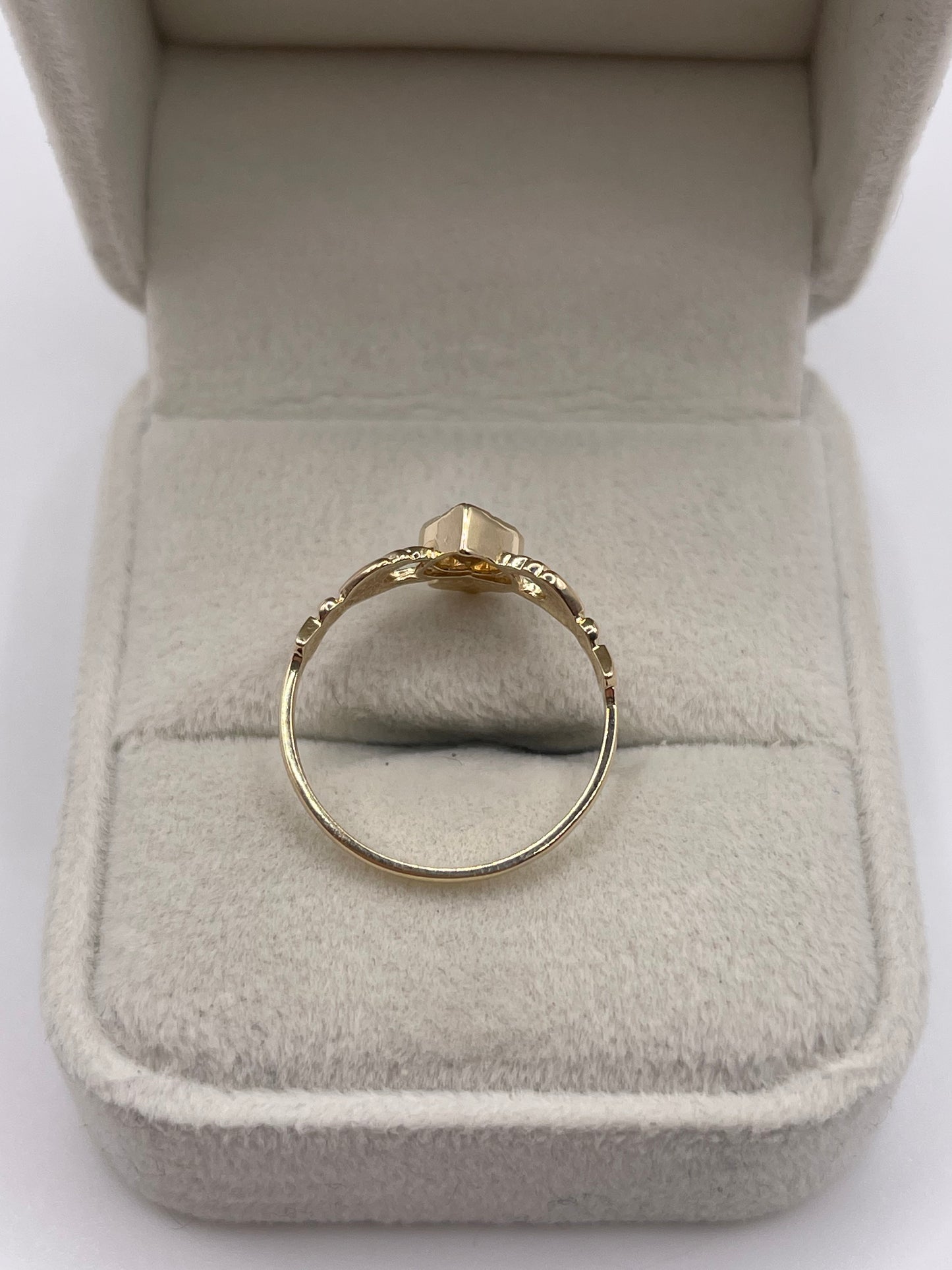 9ct gold citrine claddagh ring