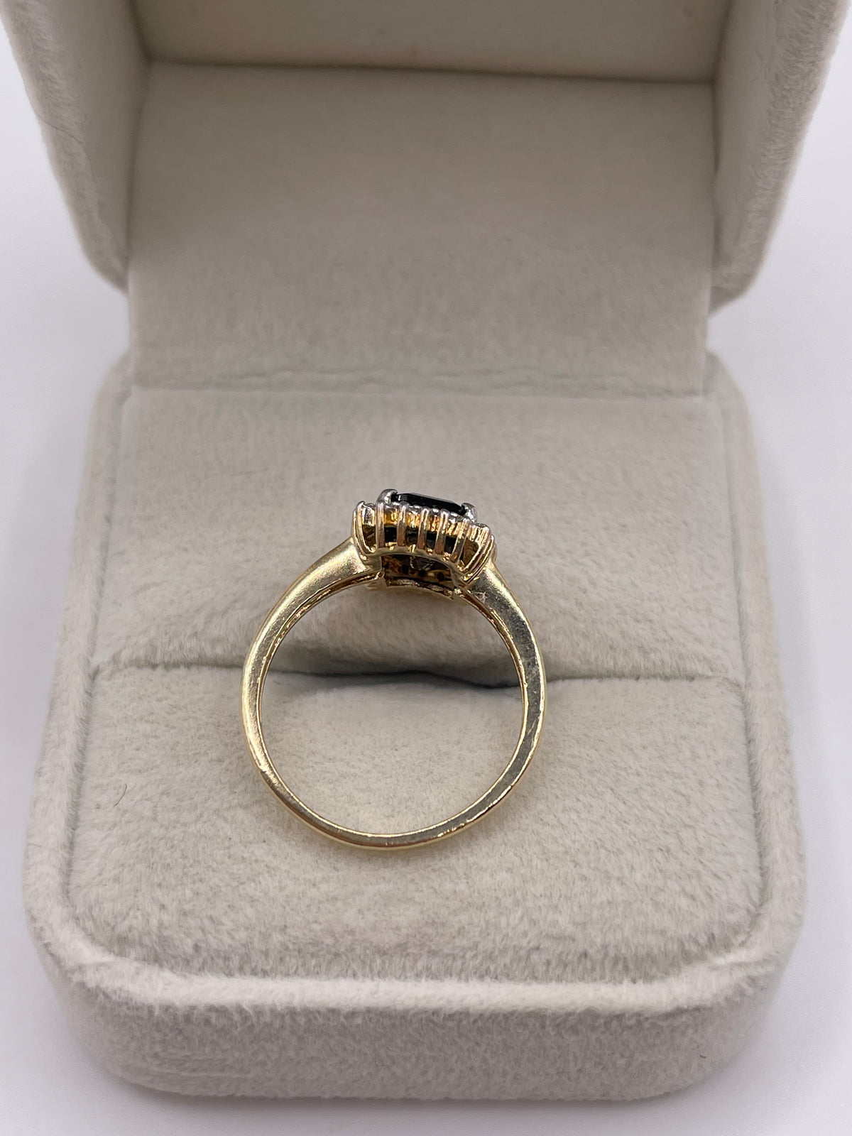 9ct gold sapphire and diamond ring