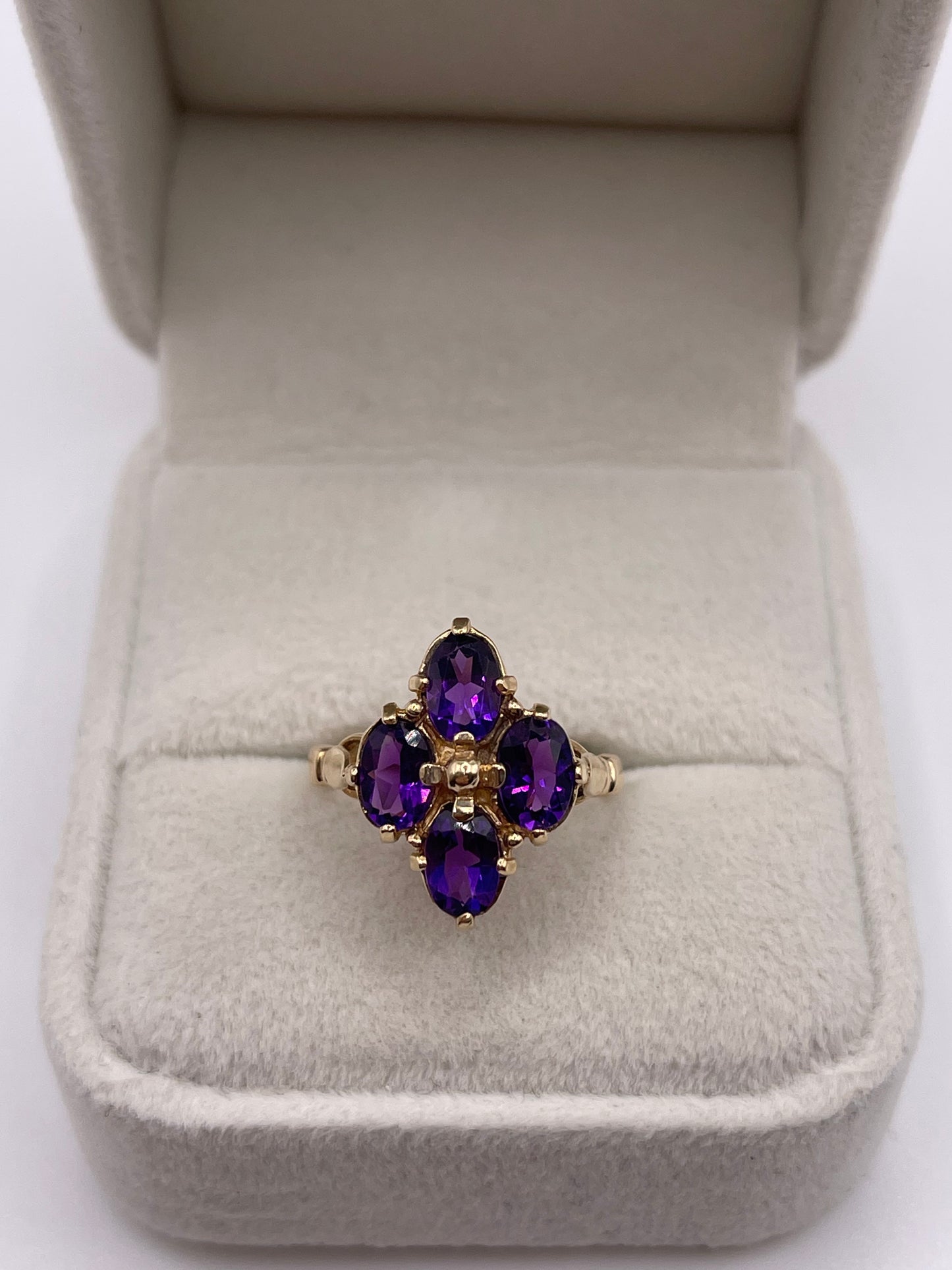 9ct gold amethyst ring