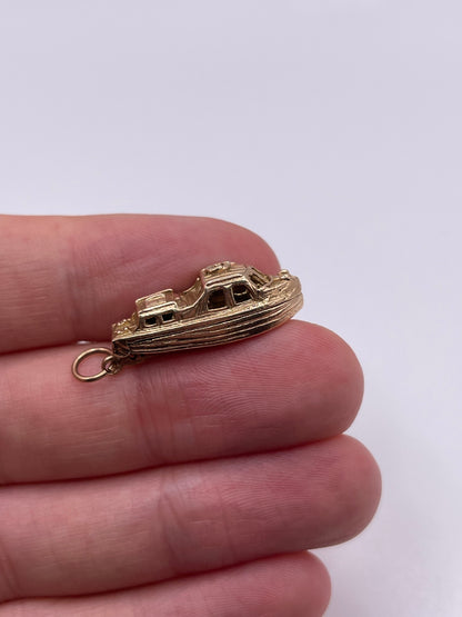 9ct gold speedboat charm