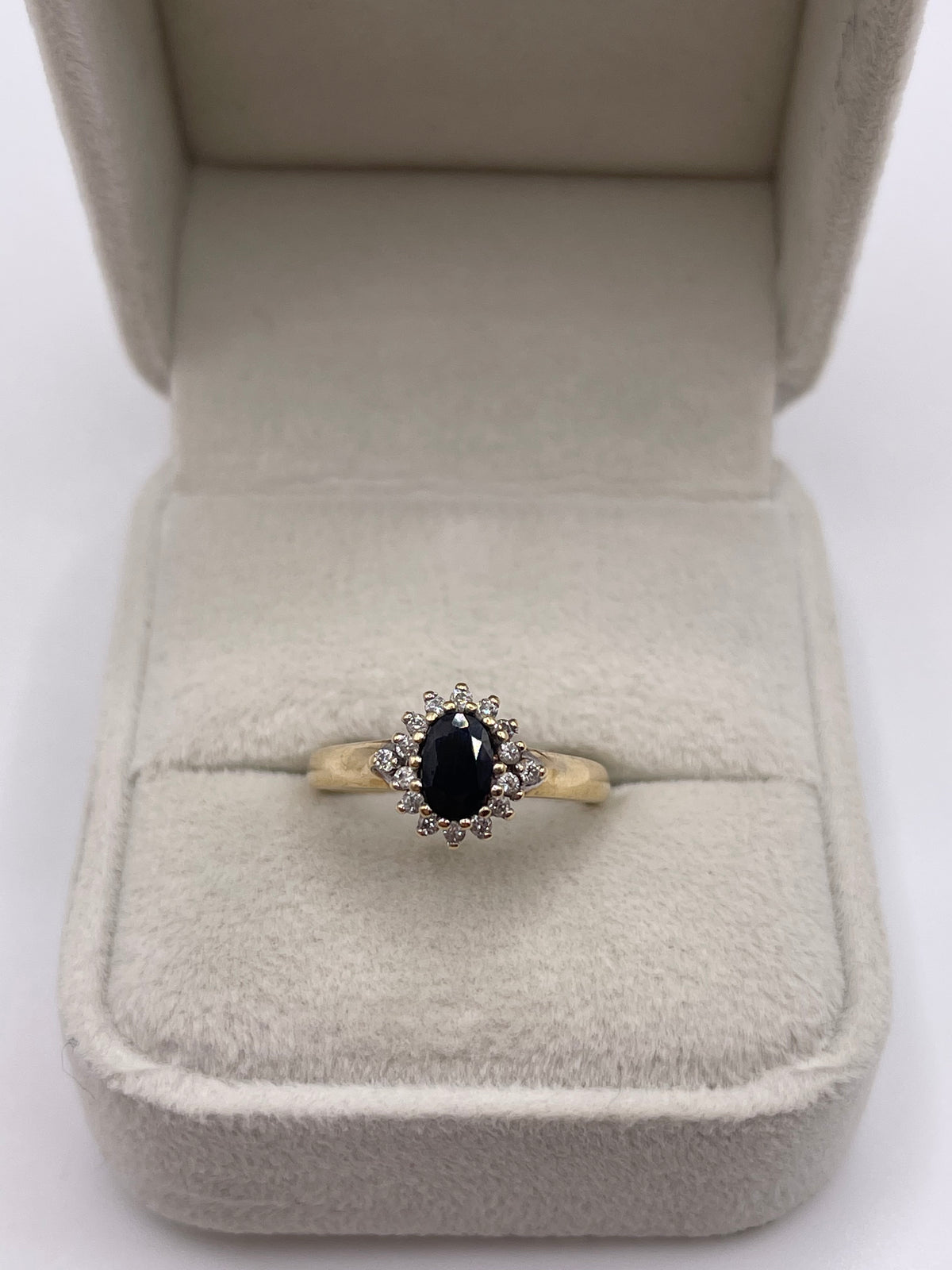 9ct gold sapphire and diamond ring