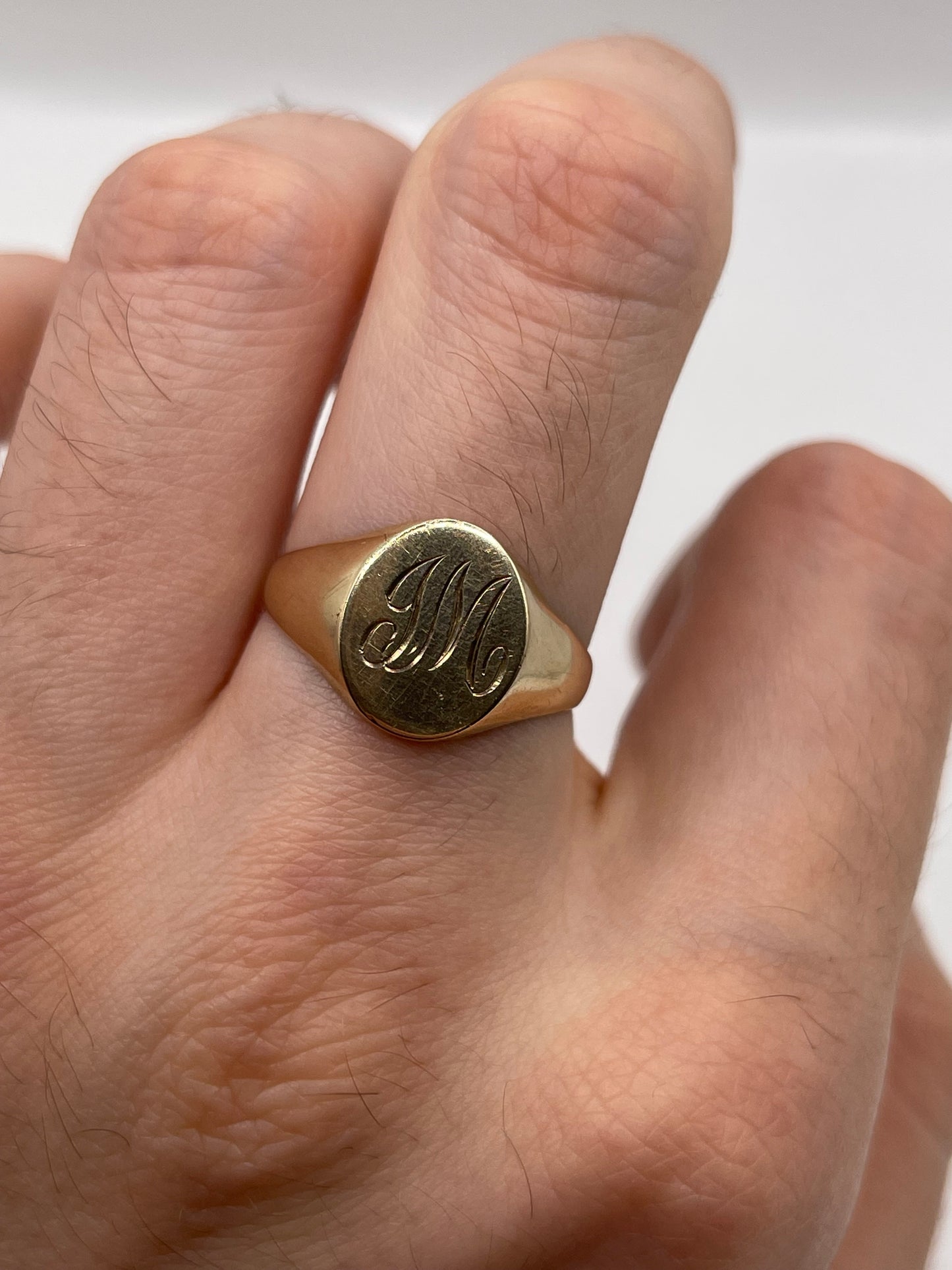 9ct gold initial signet ring