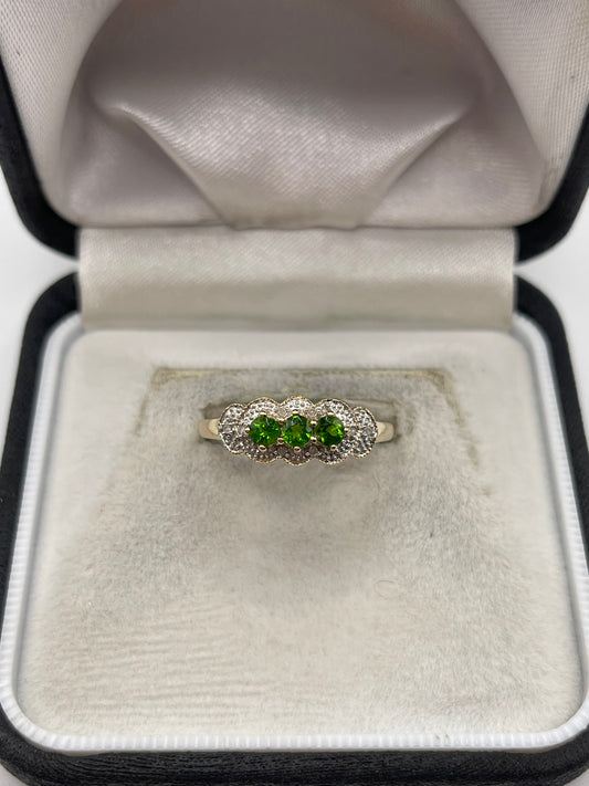 9ct gold diopside and diamond ring