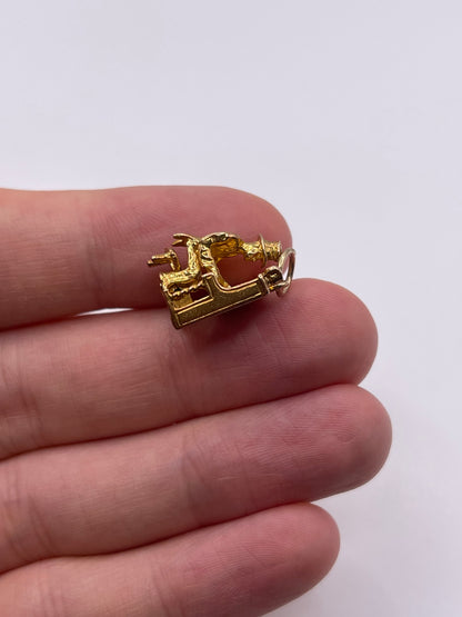 9ct gold piano player charm