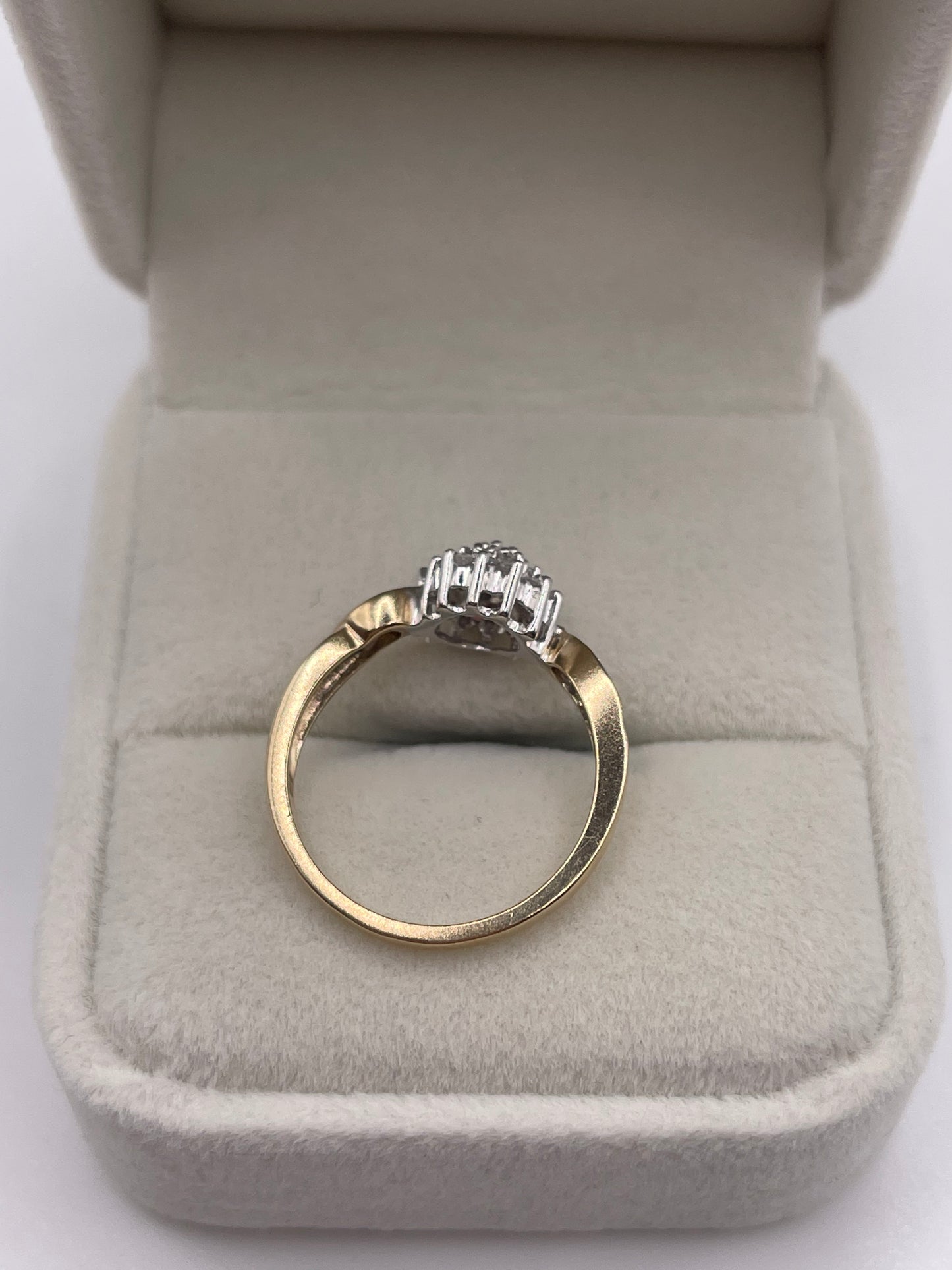 9ct gold diamond cluster ring