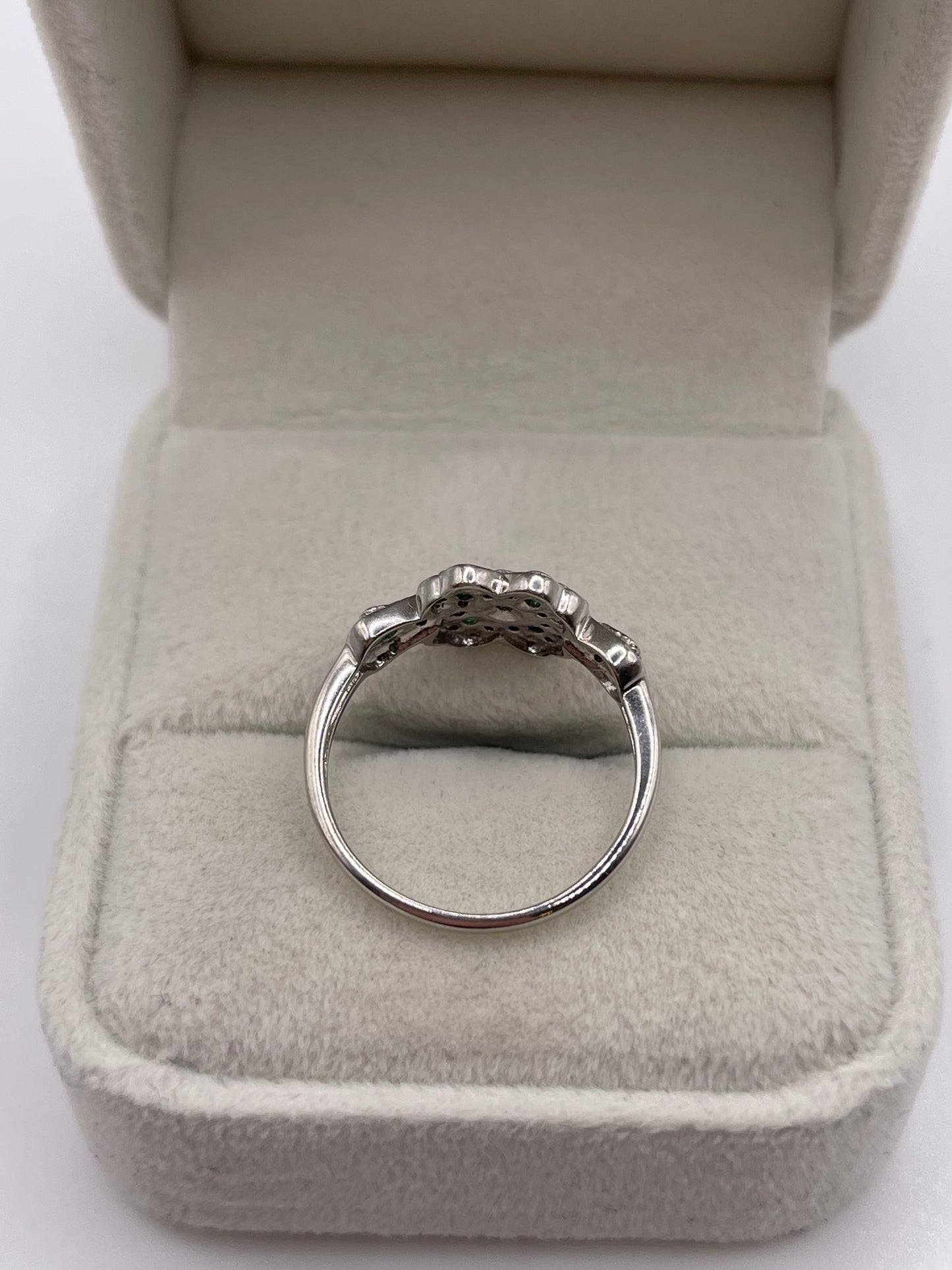 9ct white gold emerald and diamomd clover ring