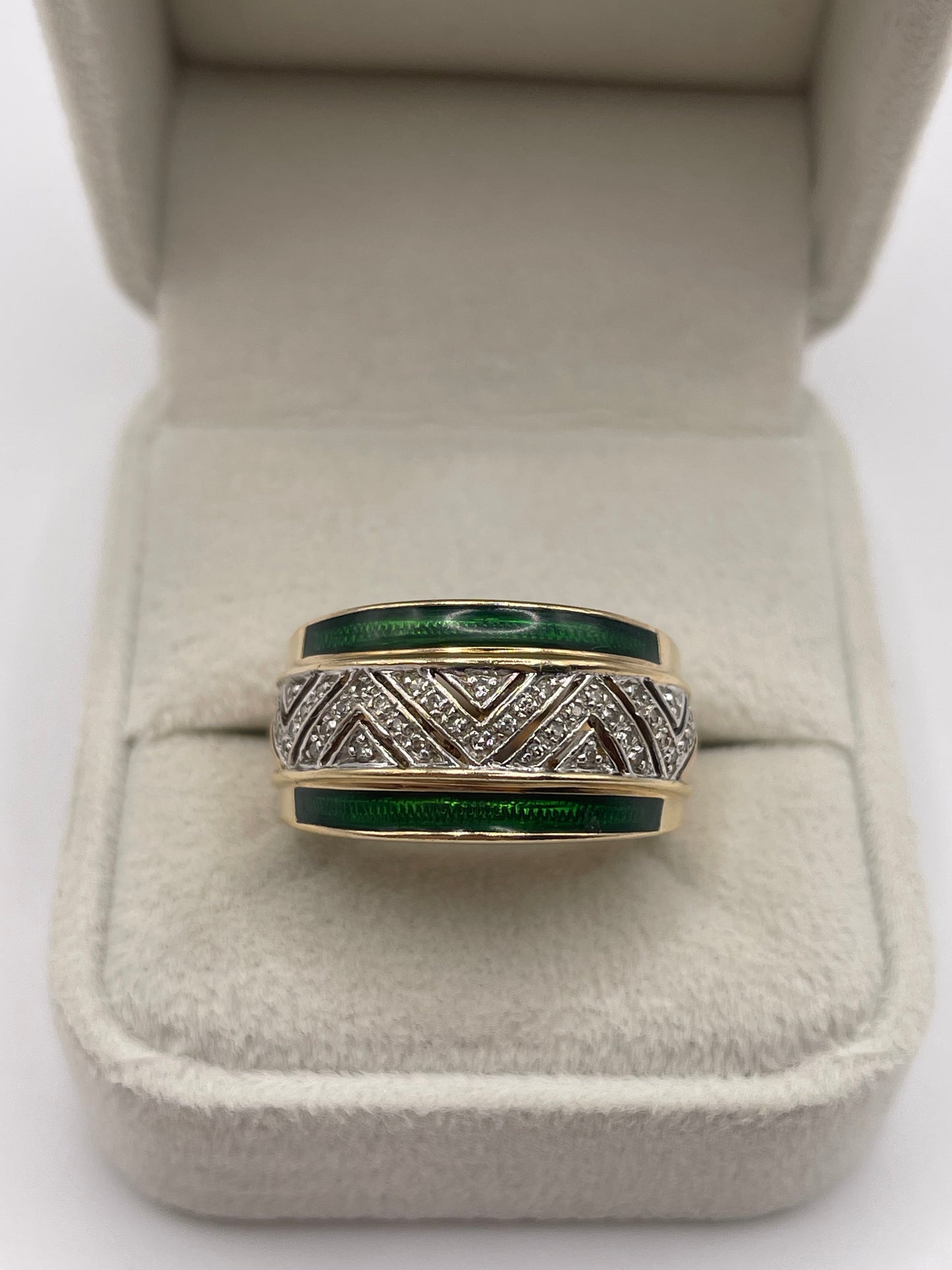 Heavy 9ct gold enamel and diamond ring