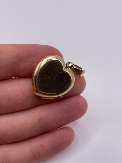 9ct gold heart locket pendant