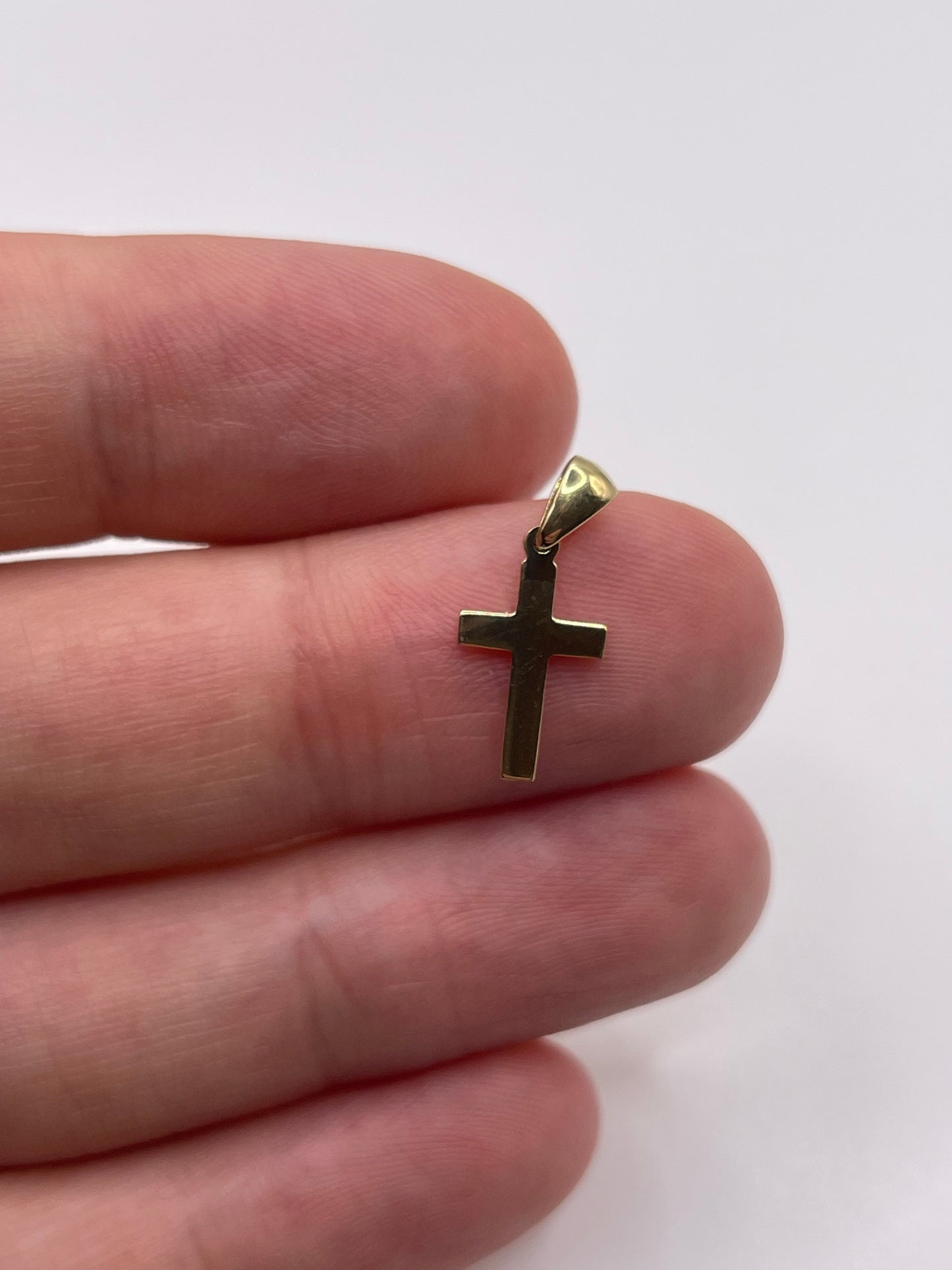 9ct gold cross charn