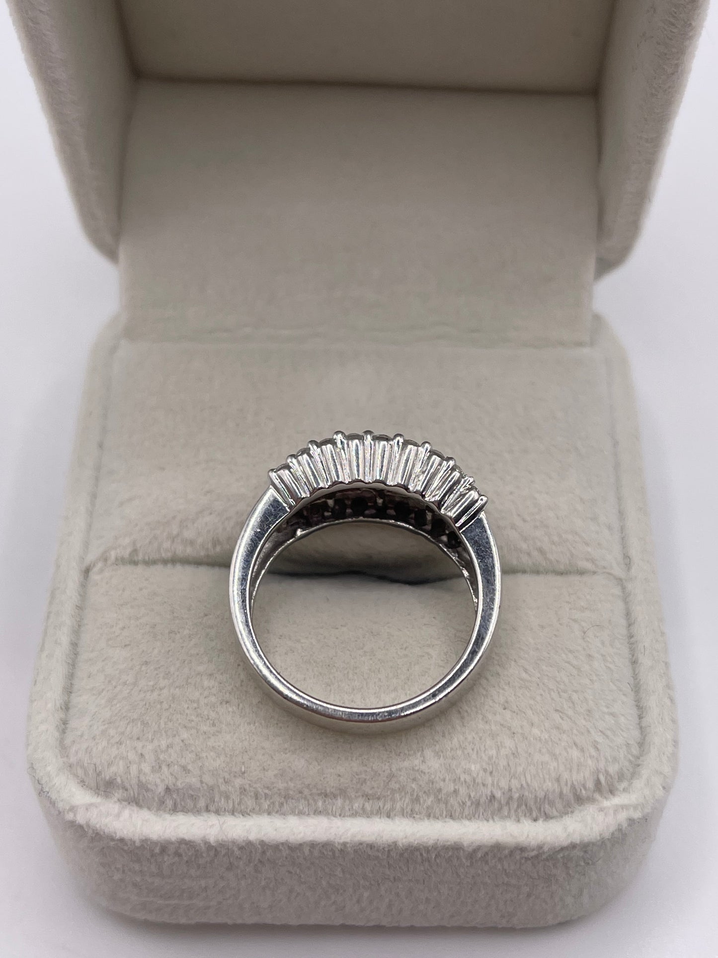 14ct white gold diamond cluster ring