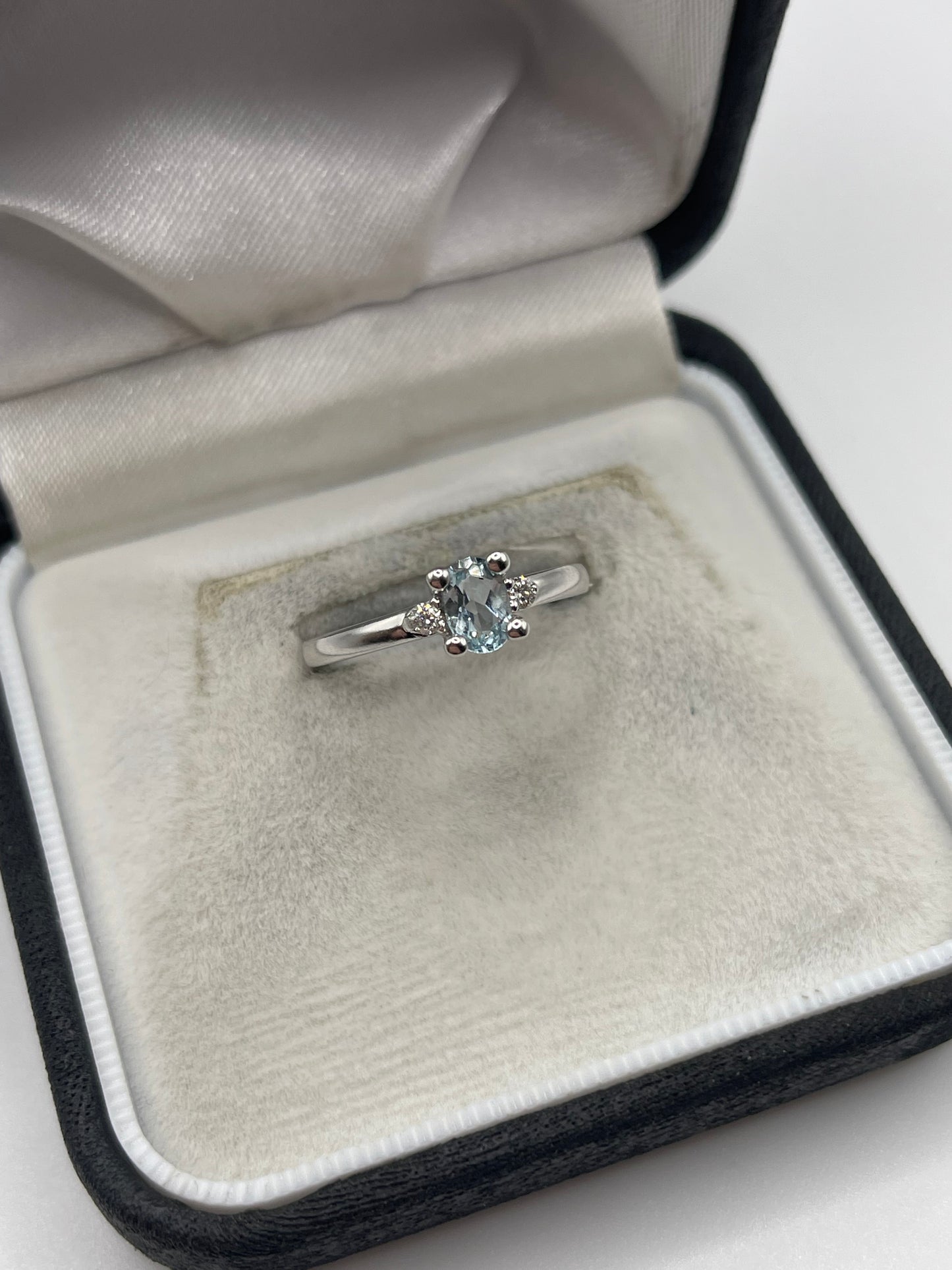 9ct white gold topaz and diamond ring