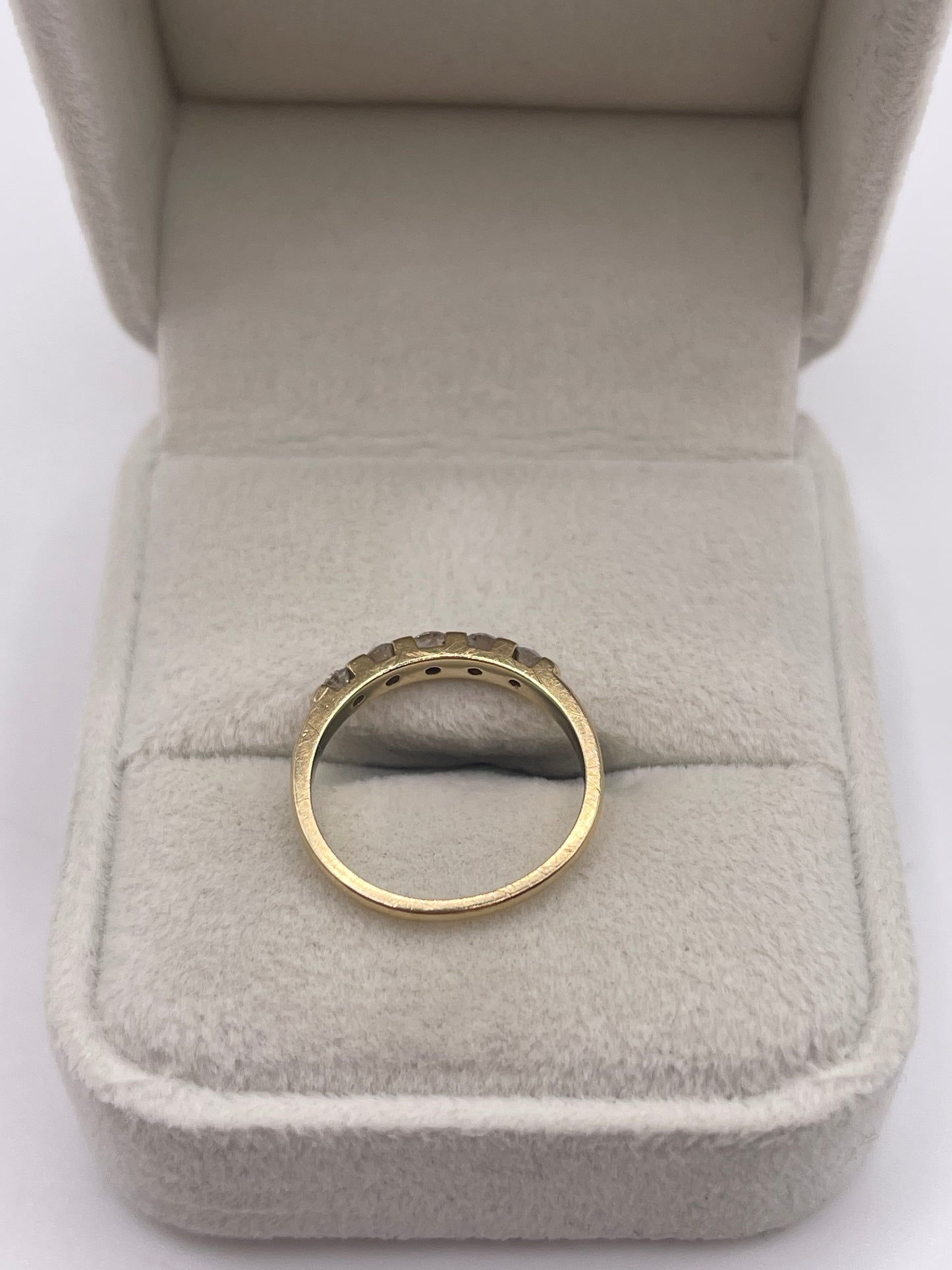 9ct gold diamond ring