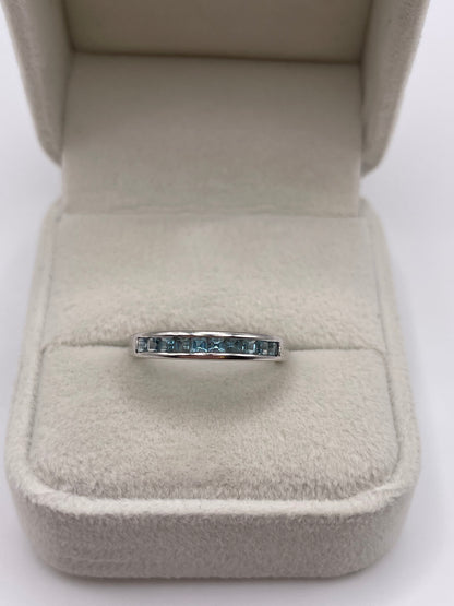 9ct white gold blue topaz ring