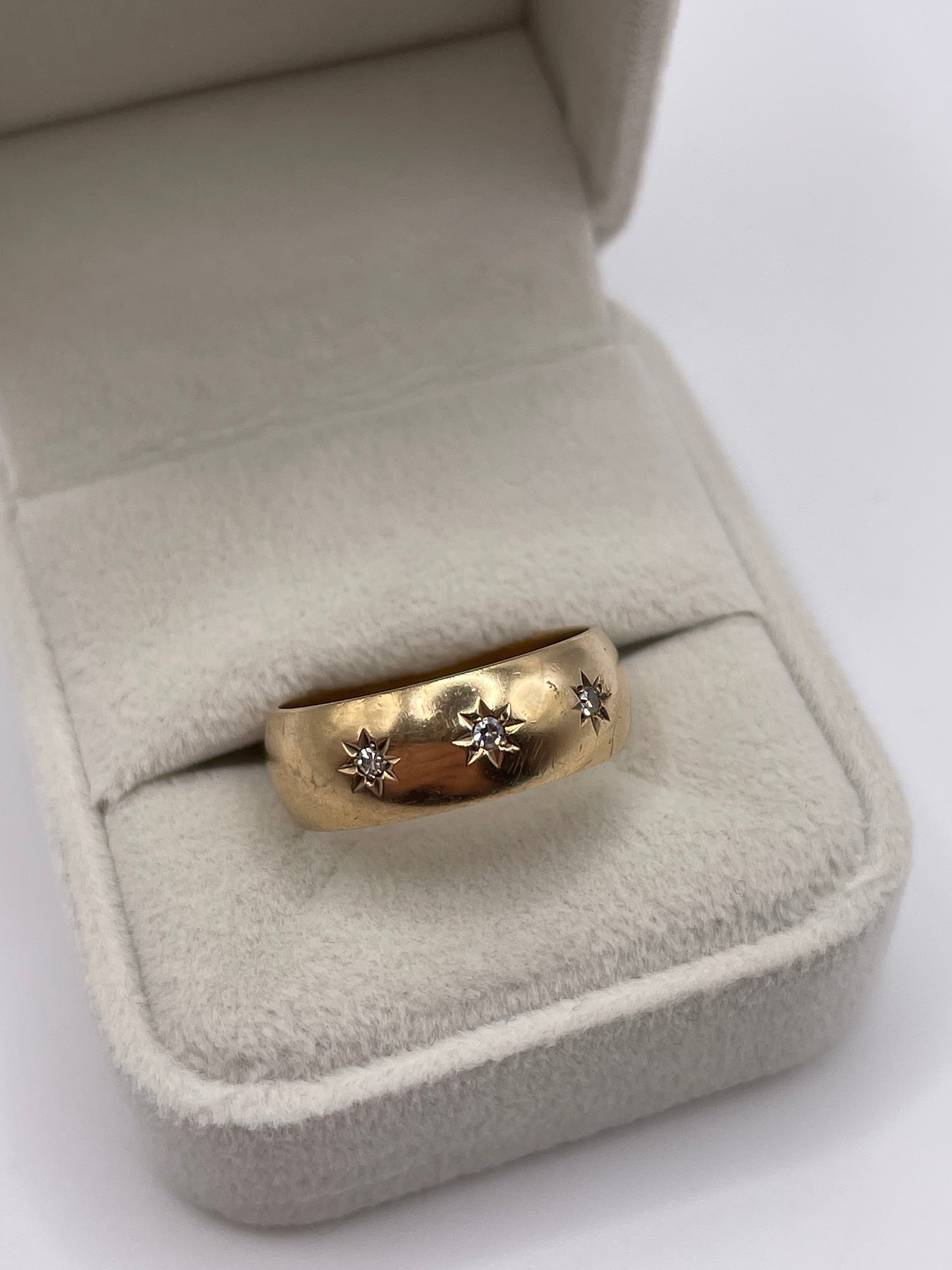 9ct gold diamond gypsy ring