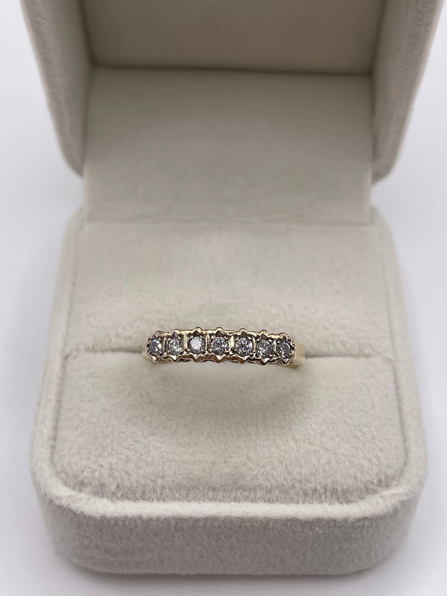 9ct gold diamond ring