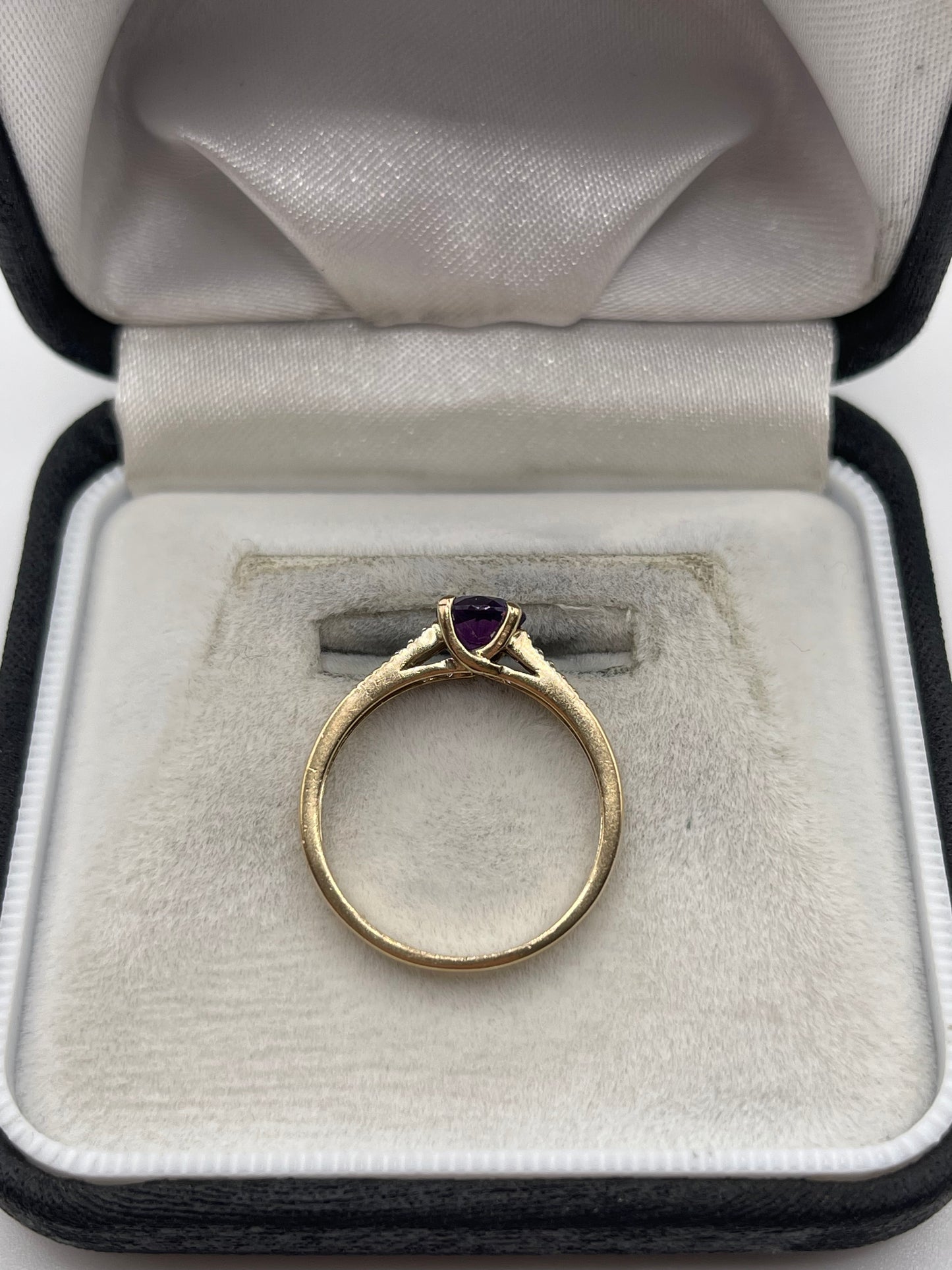 9ct gold amethyst and diamond ring