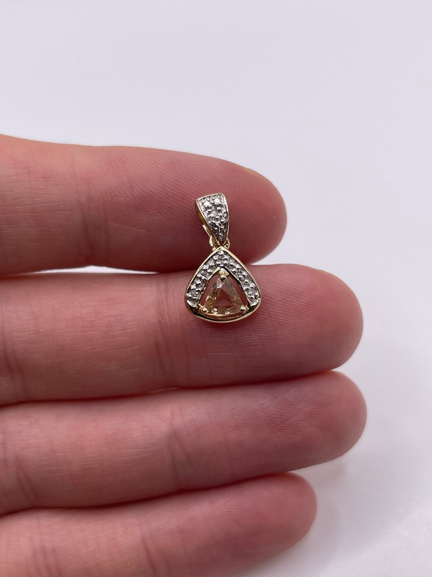 9ct gold quartz and diamond pendant