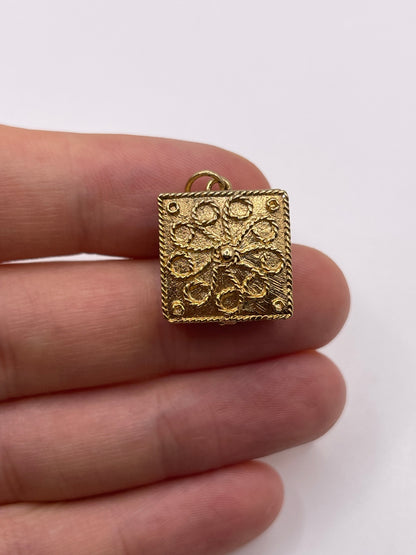 9ct gold pill box charm