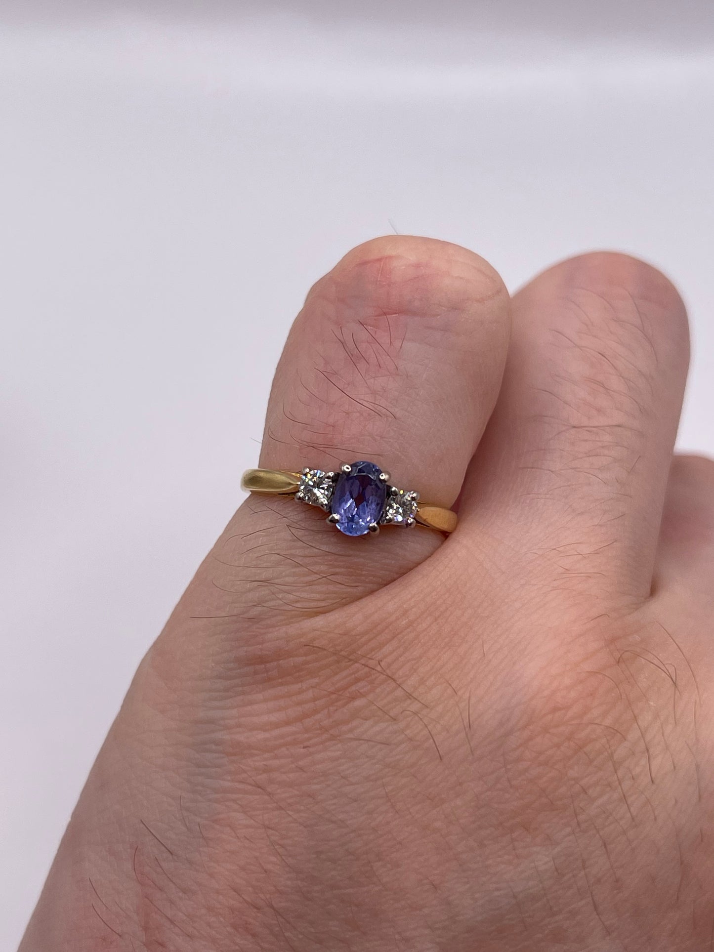 18ct gold tanzanite and diamond ring