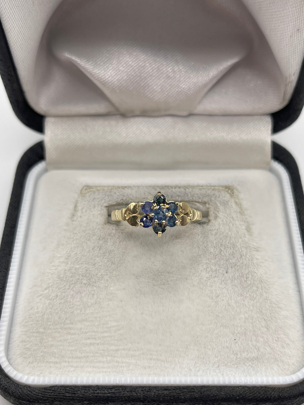 9ct gold sapphire cluster ring