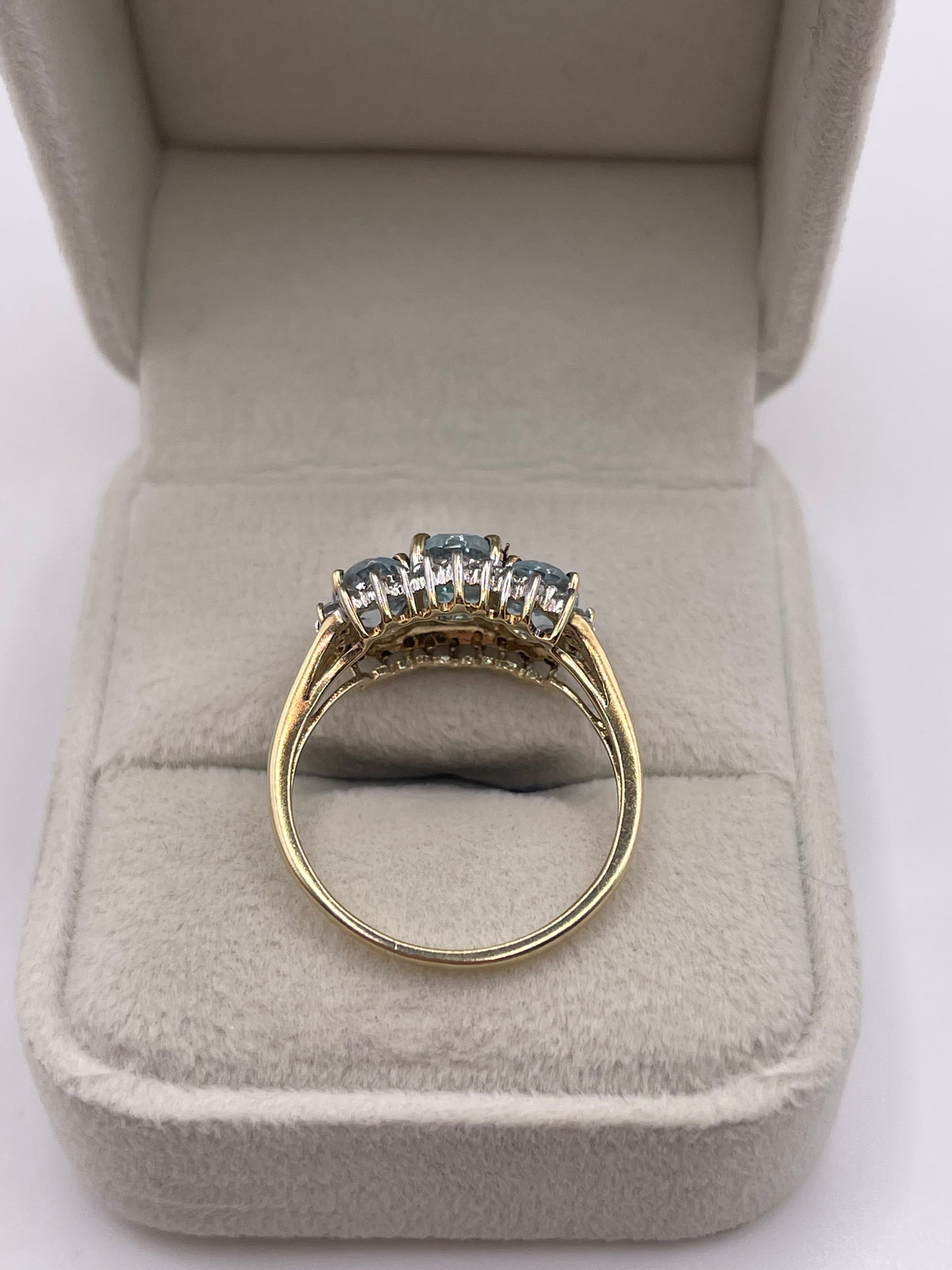 9ct gold topaz and diamond ring