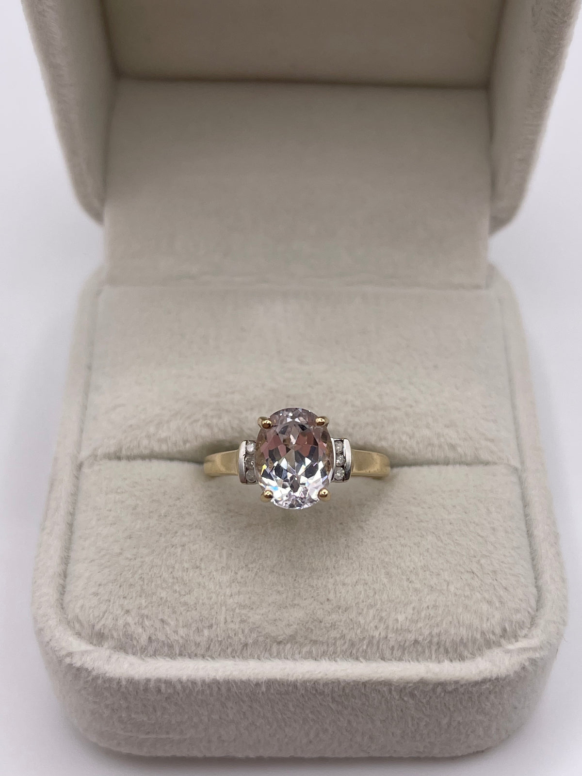 9ct gold pale morganite and diamond ring