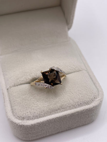 9ct gold Smokey quartz and diamond ring