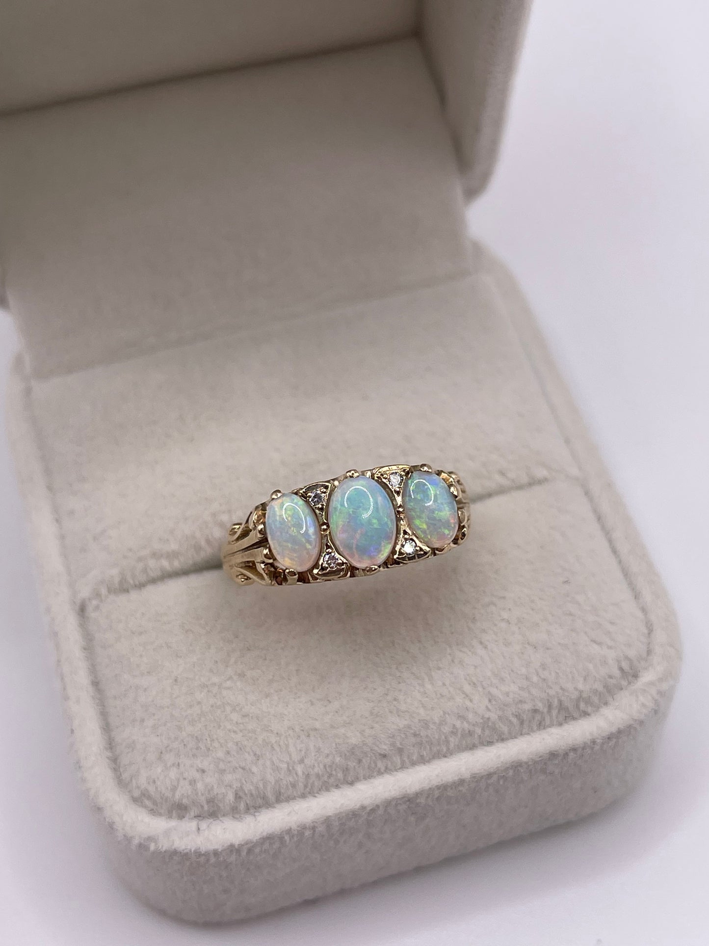 9ct gold opal and diamond ring