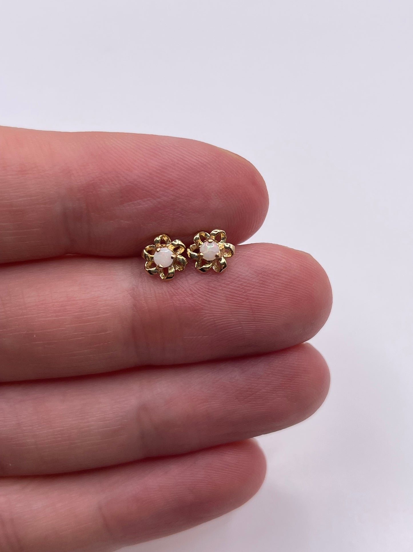9ct gold opal earrings