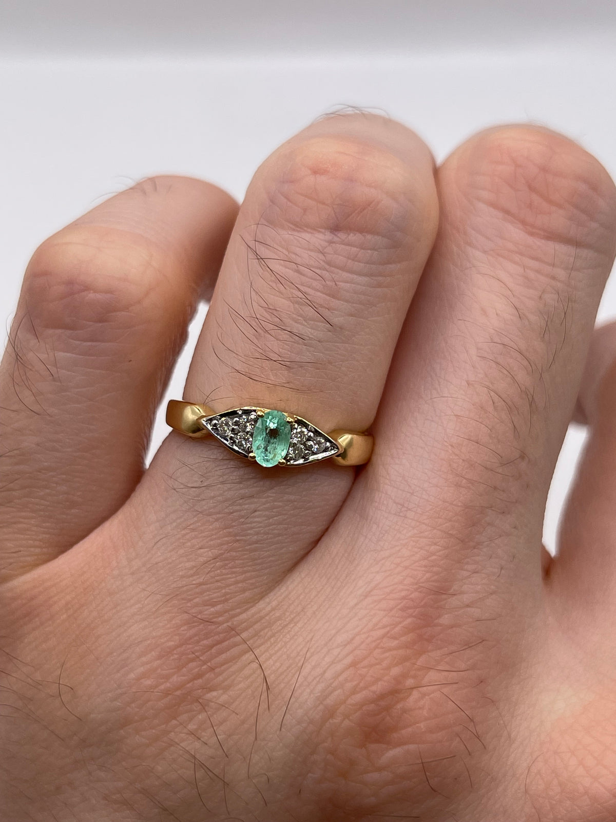 18ct gold emerald and diamond ring