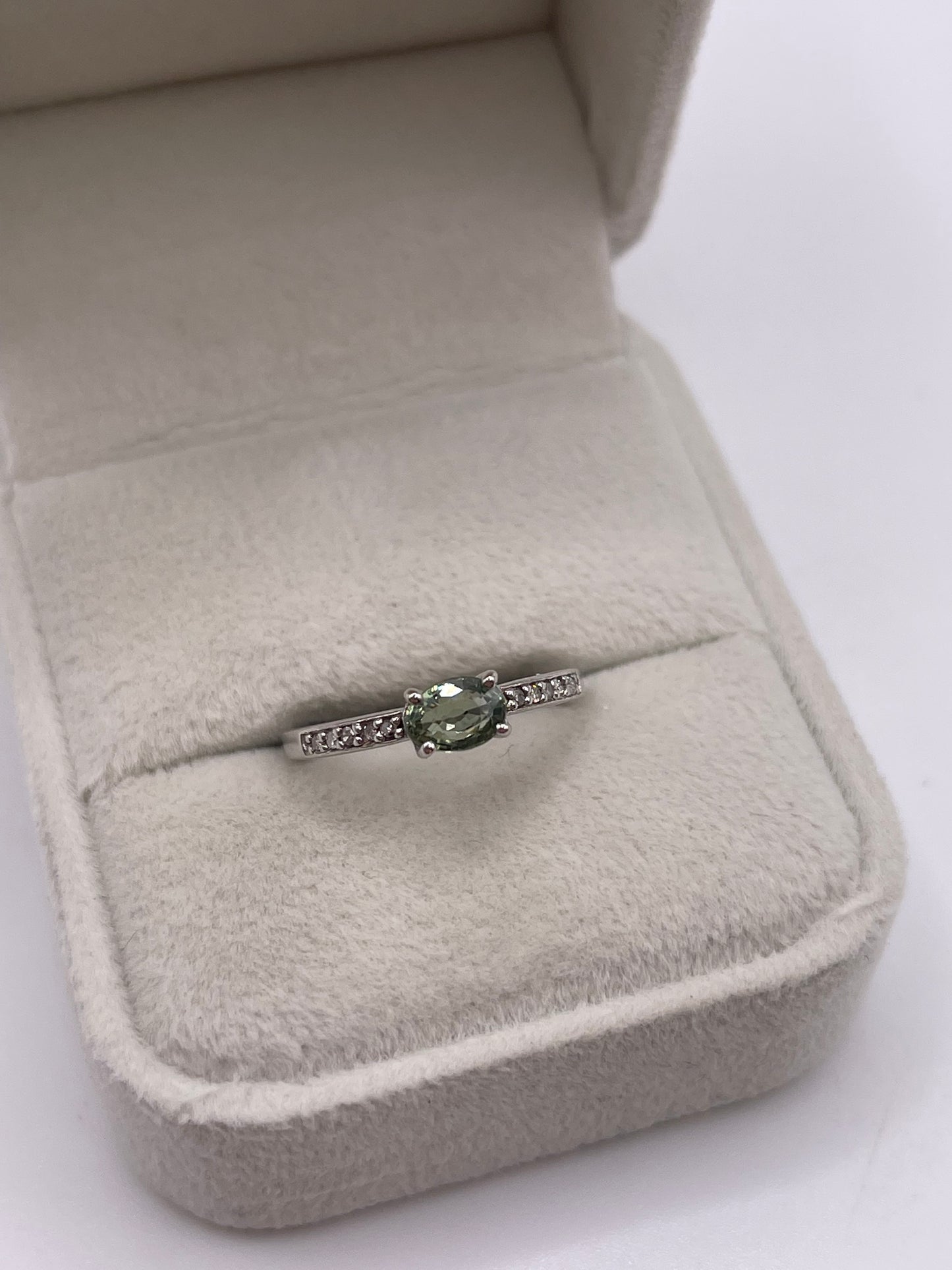 9ct white gold green sapphire and diamond ring