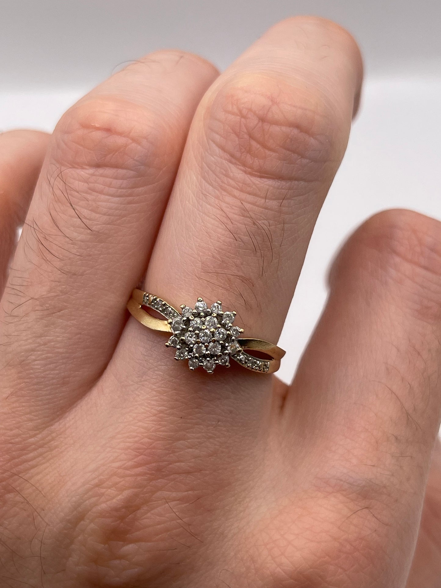 9ct gold diamond cluster ring