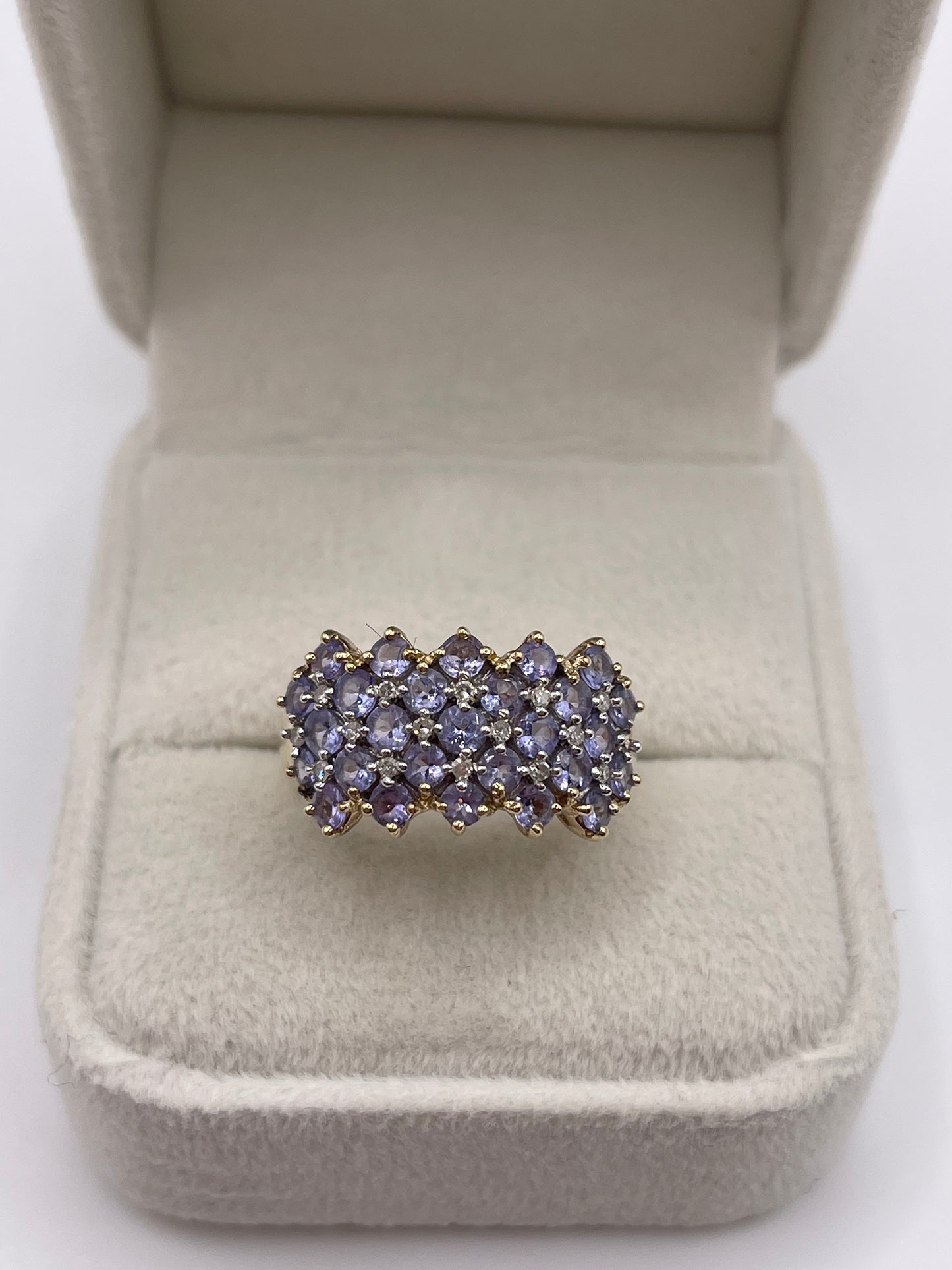 9ct gokd tanzanite and diamond cluster ring