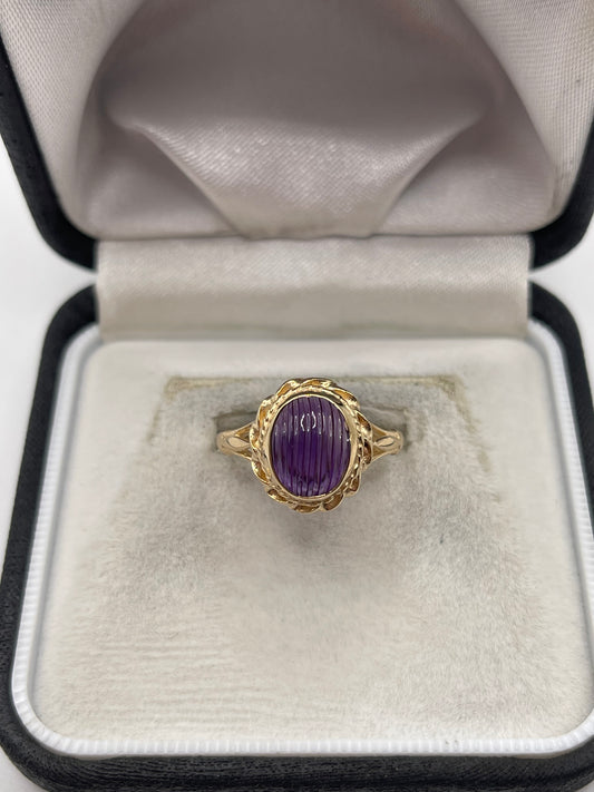 9ct gold carved amethyst ring