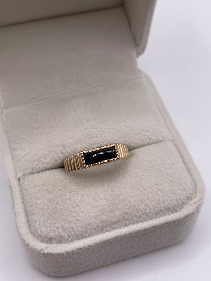 9ct gold onyx ring